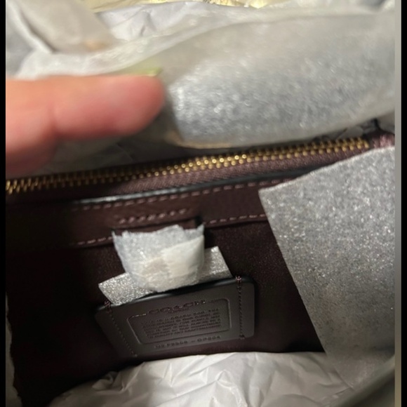 NWT Coach Small Town Bucket Bag Black/Oxblood Gold Hardware Still in Packaging - Picture 5 of 15